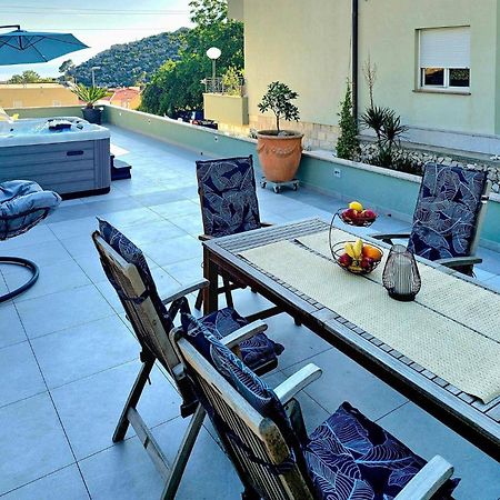 Amazing Apartment In Makarska With House Sea View エクステリア 写真