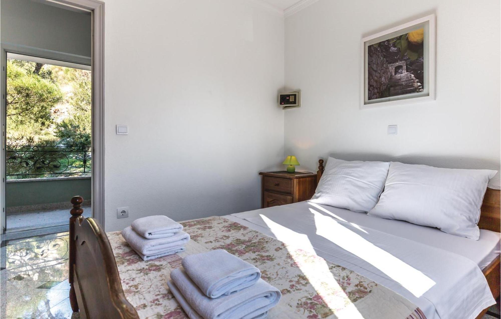 Amazing Apartment In Makarska With House Sea View エクステリア 写真