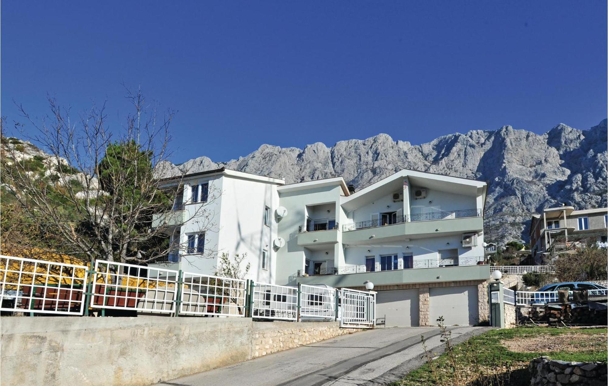 Amazing Apartment In Makarska With House Sea View エクステリア 写真